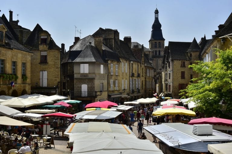 Camping Le Moulin De Surier : Marché Sarlat La Cadena