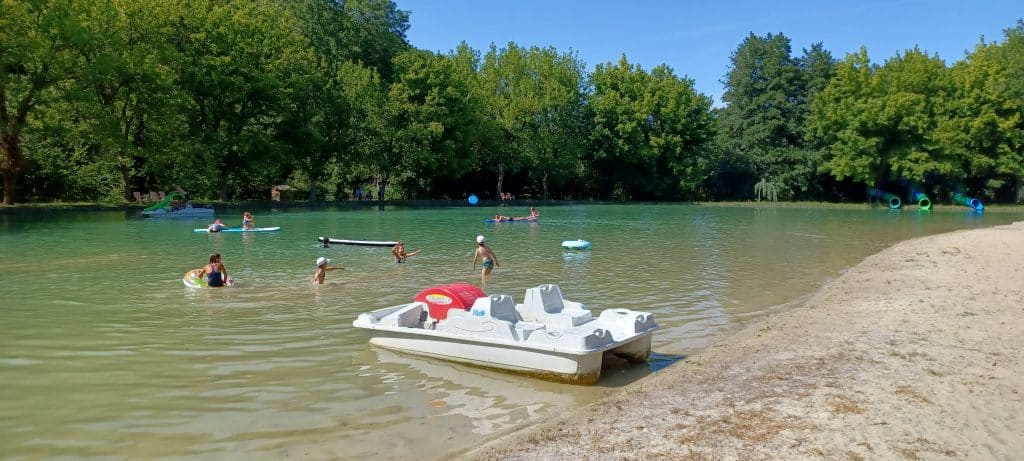 Camping Le Moulin De Surier : Le Lac Du Surier