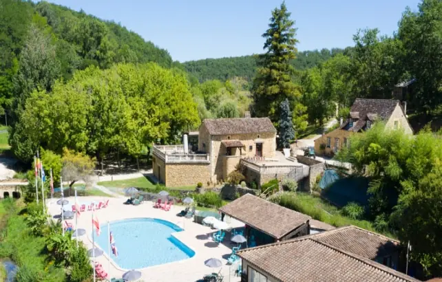 Camping Le Moulin De Surier : Camping Dordogne Avec Piscine Et Lac