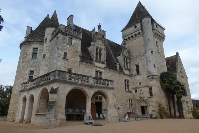 Chateau près du camping Moulin de Surier
