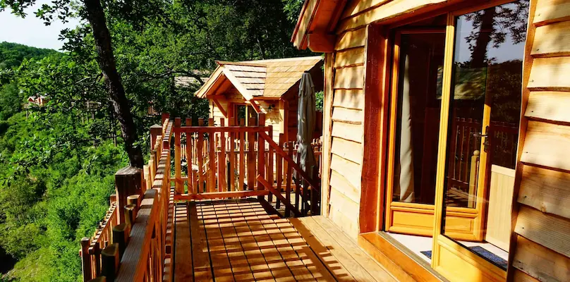 Cabanes perchées au Moulin de Surier