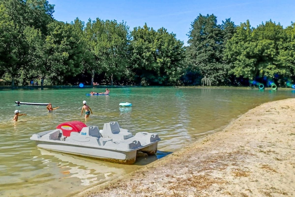 camping en bord de lac dordogne